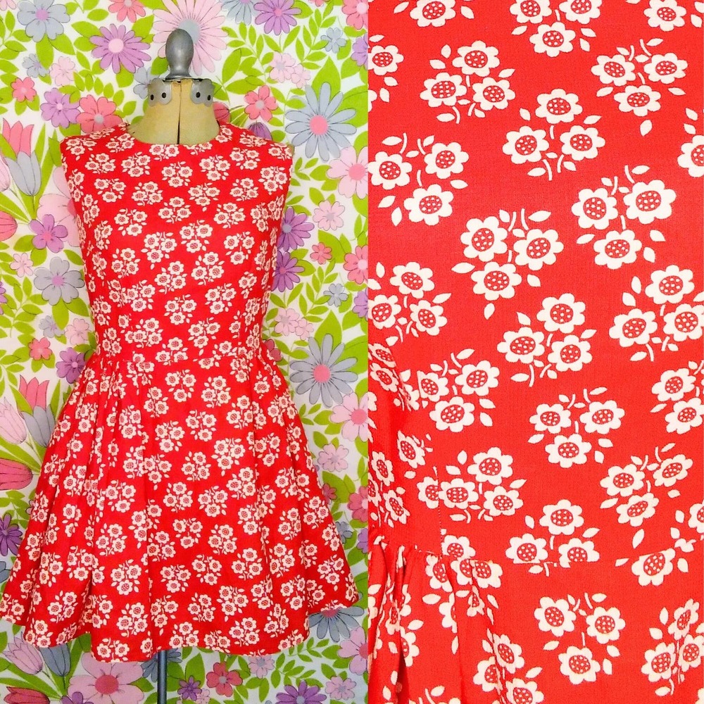 Vintage 60s Mod Mini Dress Red Floral Daisy Print Fit and Flare